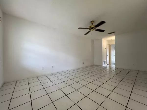 Port Saint Lucie, FL 34952,19 Lake Vista TRL 205