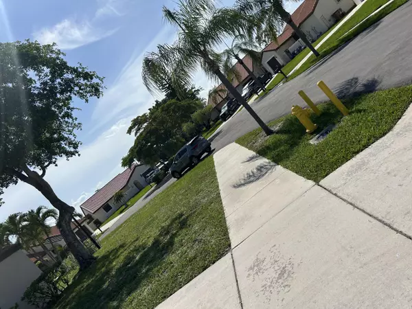 Deerfield Beach, FL 33442,45 Columbia CT