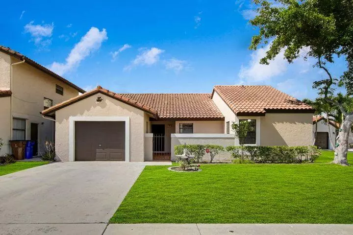 Deerfield Beach, FL 33442,45 Columbia CT