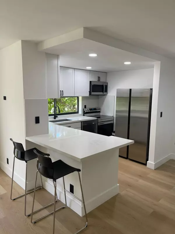 Sunny Isles Beach, FL 33160,17011 N Bay RD 307