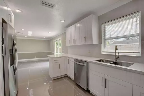 Lake Worth, FL 33462,3020 Tropical TRL