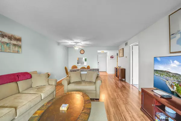 West Palm Beach, FL 33411,210 Lake Evelyn DR