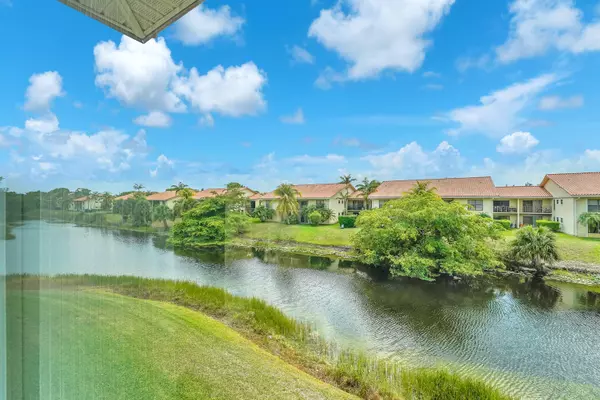 210 Lake Evelyn DR, West Palm Beach, FL 33411