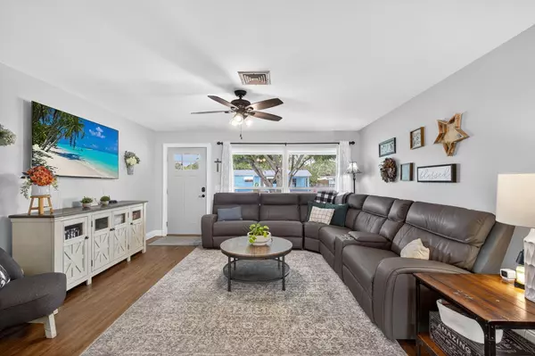 West Palm Beach, FL 33415,372 E Shadyside CIR