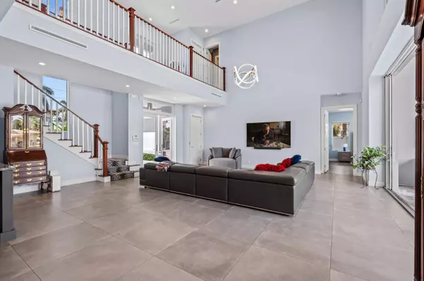 Boca Raton, FL 33487,807 Dover ST