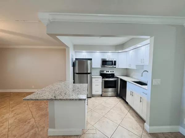 Delray Beach, FL 33446,602 Saxony M