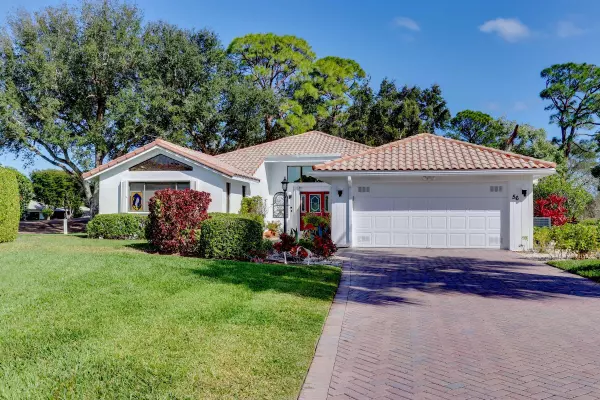 56 Woods LN, Boynton Beach, FL 33436