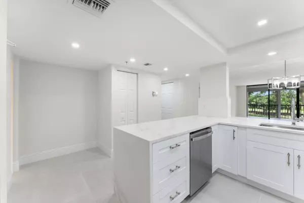Boca Raton, FL 33433,6562 Boca Del Mar DR 222
