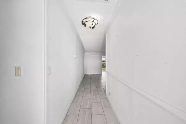 Lake Worth, FL 33467,192 Cape Cod CIR