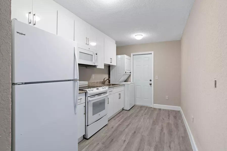 710 10th ST #2, West Palm Beach, FL 33401