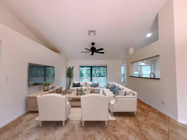 Port Saint Lucie, FL 34953,2348 SW Pamona ST