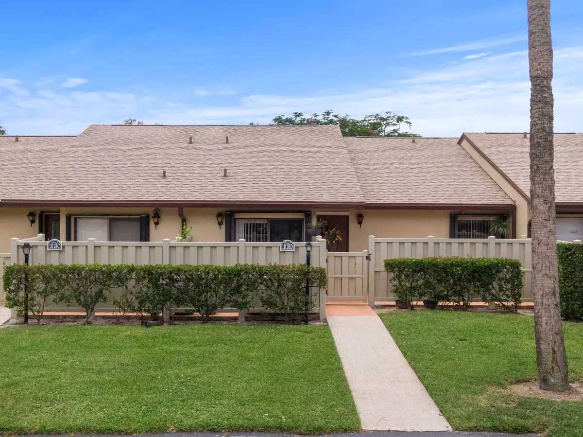 West Palm Beach, FL 33409,1018 Green Pine BLVD D