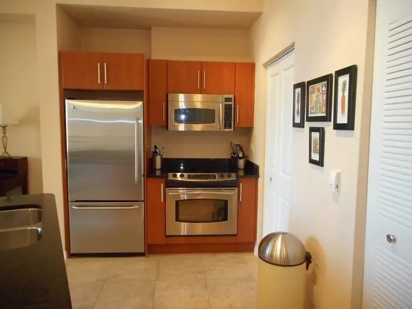 West Palm Beach, FL 33401,600 S Dixie HWY 452