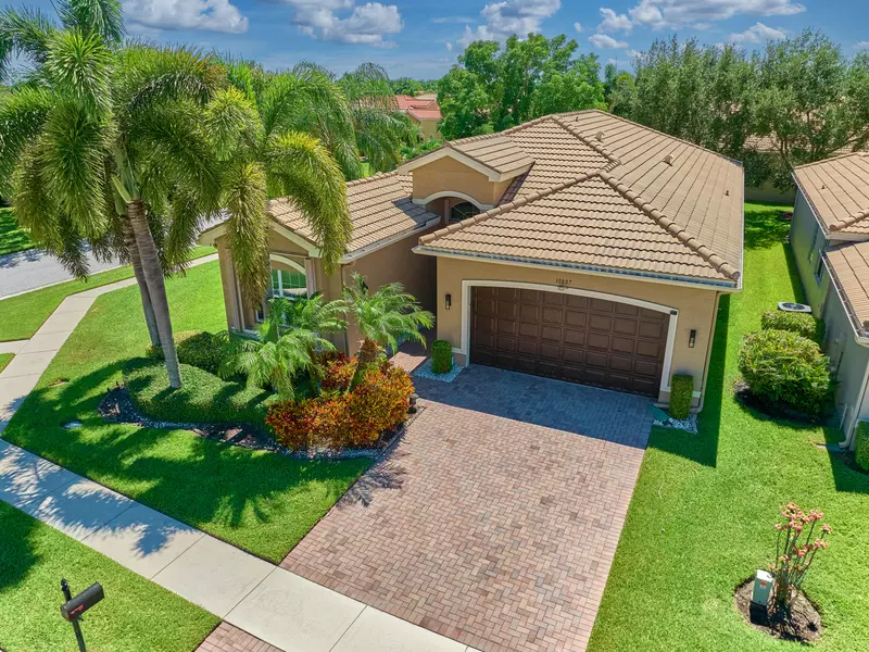 10807 E Redlake ISLE, Boynton Beach, FL 33473