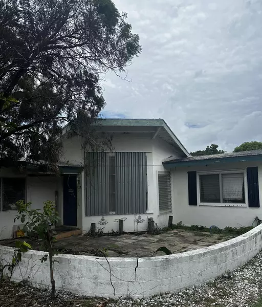 117 N Swinton CIR, Delray Beach, FL 33444