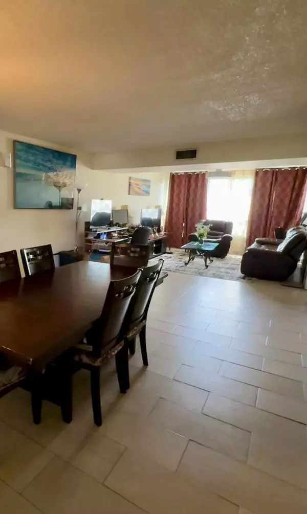 West Palm Beach, FL 33409,3515 Village BLVD 304
