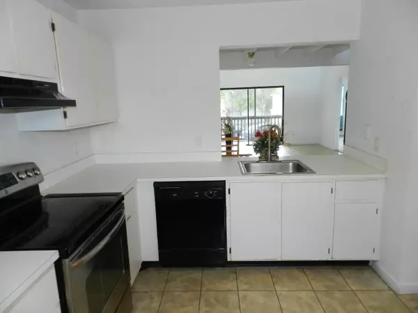 Royal Palm Beach, FL 33411,1110 Lakeview Dr East