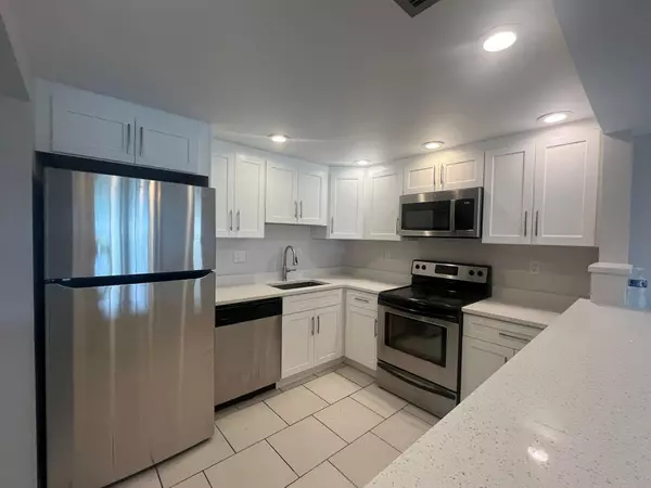 Boca Raton, FL 33428,9370 SW 8th ST 414