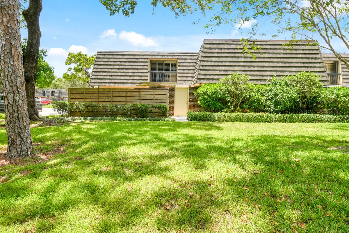Palm Beach Gardens, FL 33418,630 6th TER
