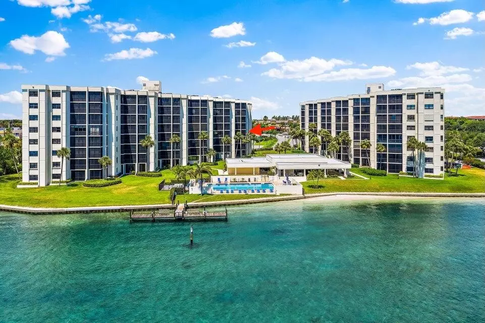 Tequesta, FL 33469,19800 Sandpointe Bay DR 407