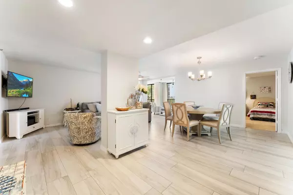 Tequesta, FL 33469,19800 Sandpointe Bay DR 407