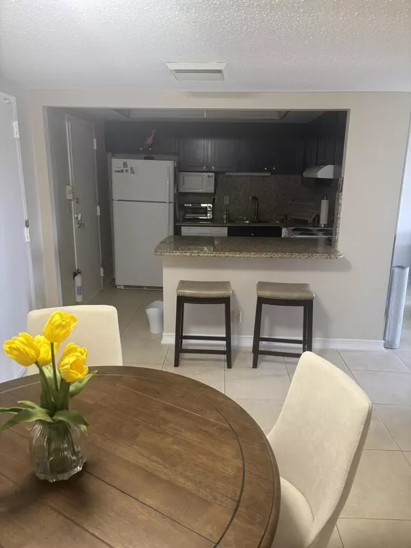 Palm Beach, FL 33480,3230 S Ocean BLVD B404