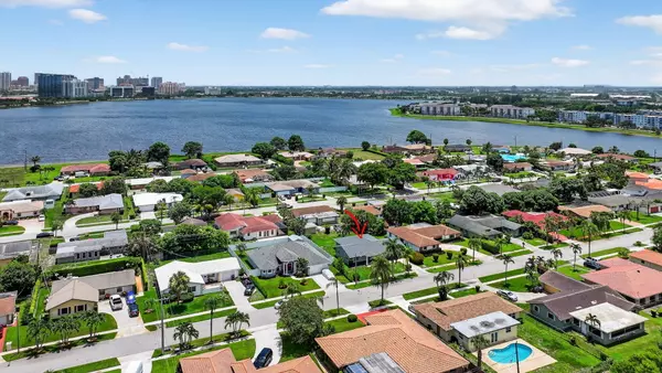 West Palm Beach, FL 33401,600 S Mangonia CIR