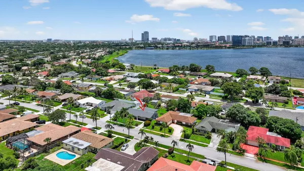 West Palm Beach, FL 33401,600 S Mangonia CIR