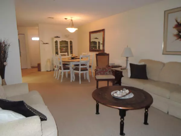 Fort Pierce, FL 34982,1209 S Lakes End DR D-2