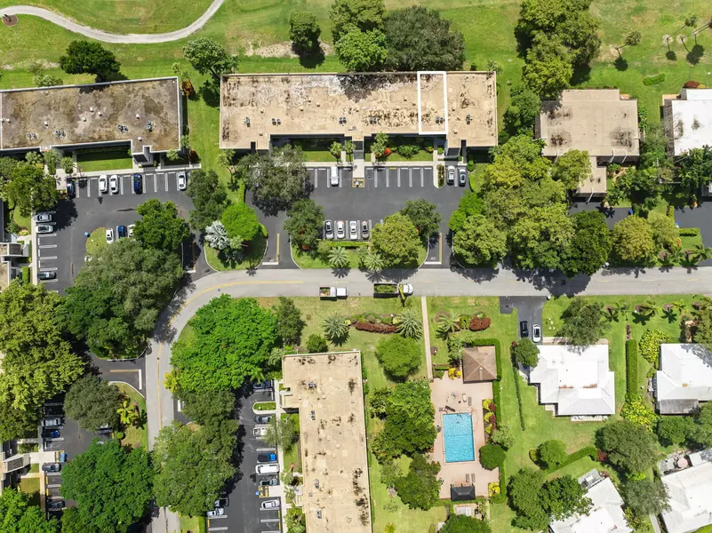 800 E Cypress LN 201, Pompano Beach, FL 33069