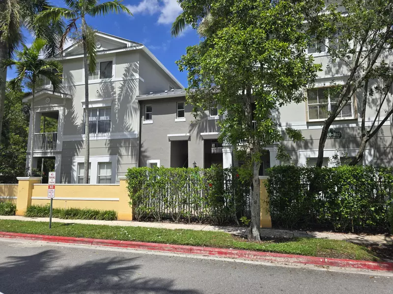 1011 Shoma DR, Royal Palm Beach, FL 33411