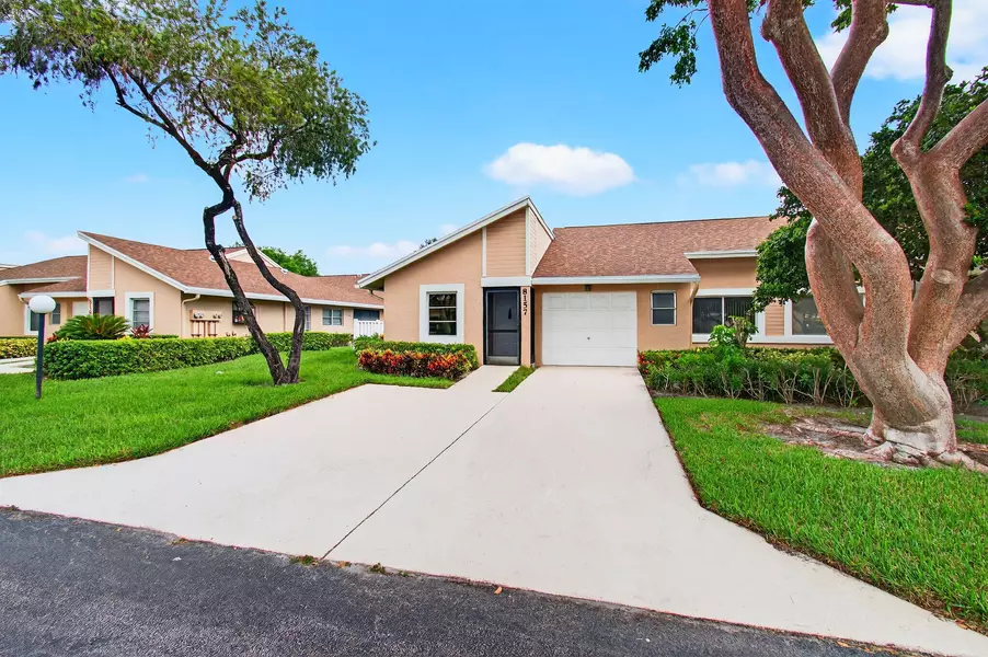 8157 Springtree RD, Boca Raton, FL 33496