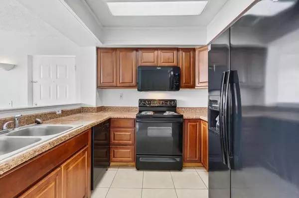 West Palm Beach, FL 33401,752 Executive Center DR 15
