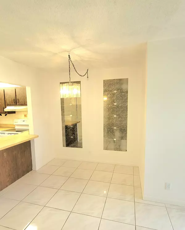 Greenacres, FL 33463,217 Pine Hov CIR A-1