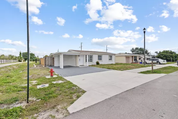 West Palm Beach, FL 33409,2137 Longwood RD