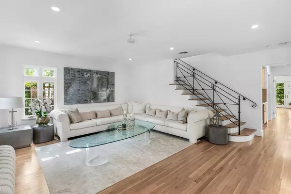 West Palm Beach, FL 33401,306 Cordova RD