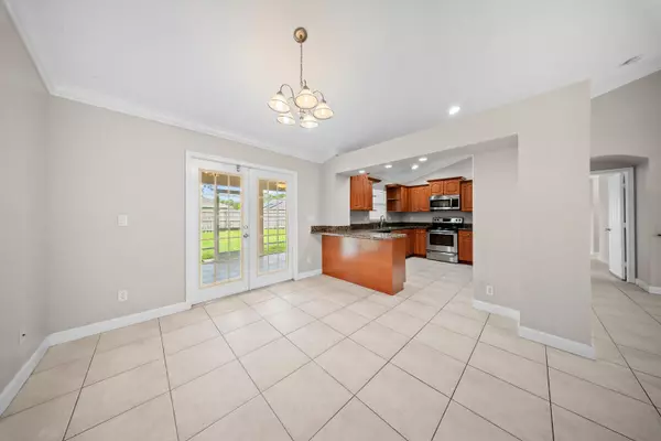 Port Saint Lucie, FL 34983,438 NW Byron ST