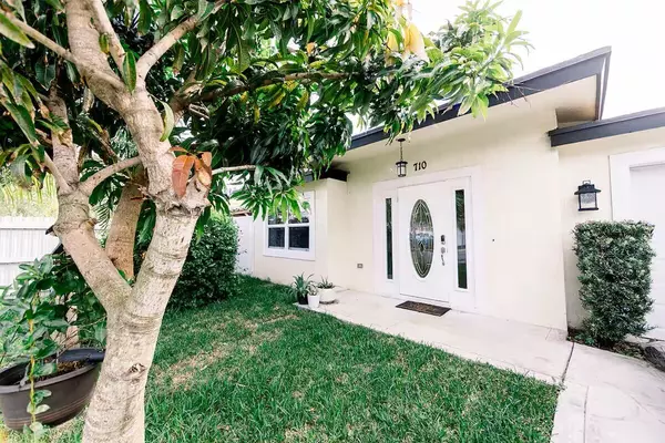 West Palm Beach, FL 33405,710 Dobbins ST