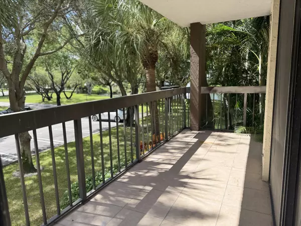 Delray Beach, FL 33444,955 Egret CIR 201
