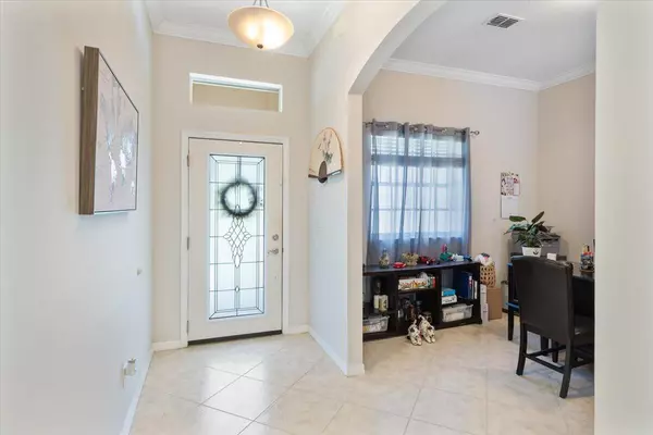 Port Saint Lucie, FL 34952,8293 Redcedar PL