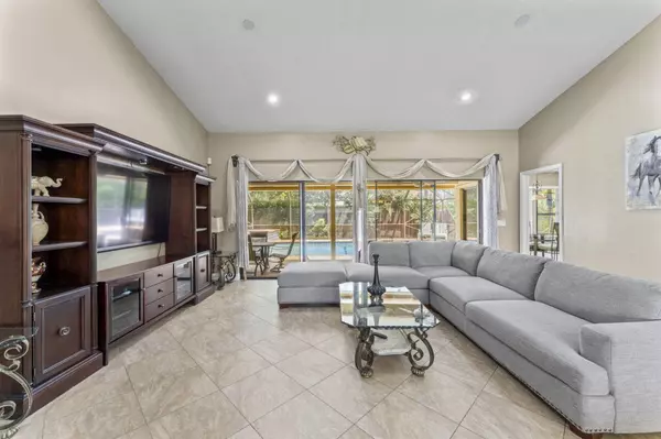 Wellington, FL 33414,13679 Callington DR