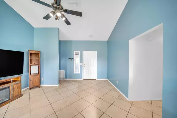 Palm Bay, FL 32907,1121 NW Early DR