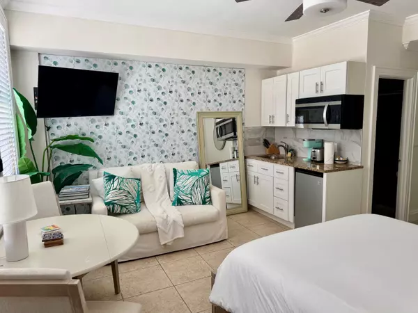 Palm Beach, FL 33480,235 Sunrise AVE 2008