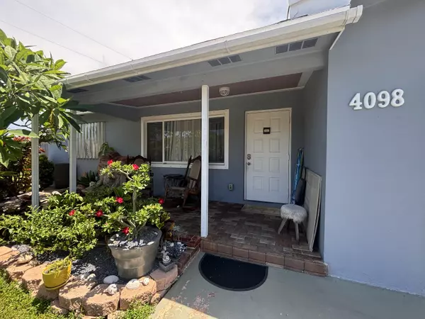 4098 Kirkland LN, Lake Worth, FL 33461
