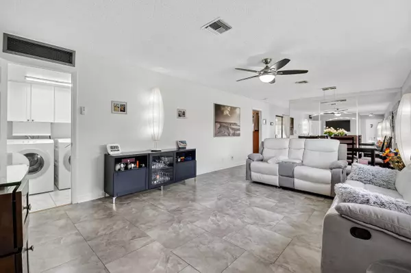 Boynton Beach, FL 33436,1508 Palmland DR