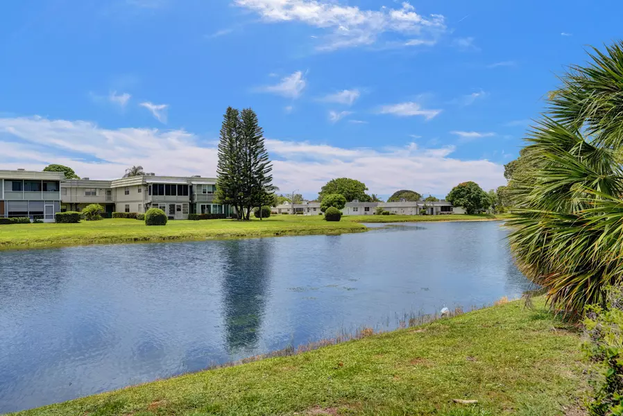 141 Valencia F 141, Delray Beach, FL 33446