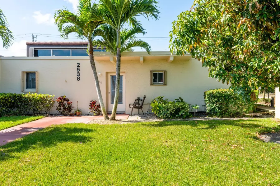 2538 S Boundbrook DR 140, West Palm Beach, FL 33406