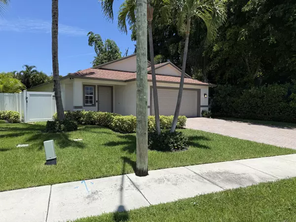 Delray Beach, FL 33444,422 Lucky LN