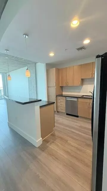 West Palm Beach, FL 33401,300 S Australian AVE 428