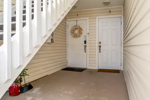 Vero Beach, FL 32966,1940 Westminster CIR 7-1